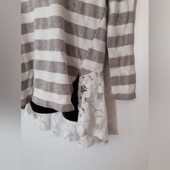 A'reve striped + lace train top - Picture 2 of 4